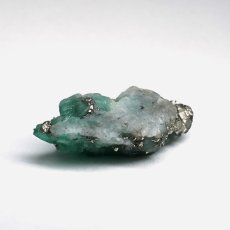 画像3: エメラルド 原石 約2.5g コロンビア ムソ鉱山産 【一点もの】 Emerald 鉱物 標本 結晶 緑柱石 浄化 お守り 天然石 パワーストーン カラーストーン (3)