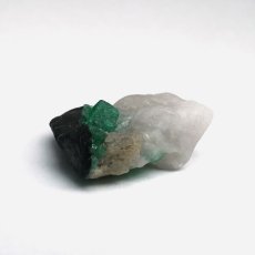 画像3: エメラルド 原石 約2.2g コロンビア ムソ鉱山産 【一点もの】 Emerald 鉱物 標本 結晶 緑柱石 浄化 お守り 天然石 パワーストーン カラーストーン (3)