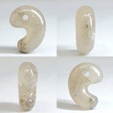 画像2: 山形メノウ 20mm 勾玉 山形県産 YAMAGATA Agate 瑪瑙 めのう アゲート 日本銘石 天然石 パワーストーン カラーストーン (2)