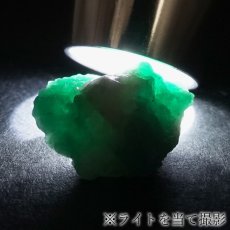 画像4: エメラルド 原石 約5.0g コロンビア ムソ鉱山産 【一点もの】 Emerald 鉱物 標本 結晶 緑柱石 浄化 お守り 天然石 パワーストーン カラーストーン (4)