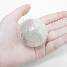 画像5: パパゴアイトインクォーツ 43mm 丸玉 南アフリカ産【 一点もの 】Papagoite in Quartz 希少 水晶 クォーツ スフィア お守り 浄化 天然石 パワーストーン カラーストーン (5)