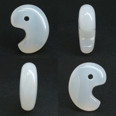 画像2: 花石玉髄 30mm 勾玉 北海道産 【一点物】 HANAISHI Chalcedony 瑪瑙 めのう ぎょくずい 日本製 山梨甲府研磨 工芸品 天然石 日本銘石 パワーストーン カラーストーン (2)