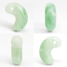 画像2: 糸魚川翡翠 約22mm 勾玉 新潟県産【一点物】Itoigawa Jade 日本銘石 希少 国石 5月誕生石 糸魚川ひすい 天然石 パワーストーン カラーストーン (2)