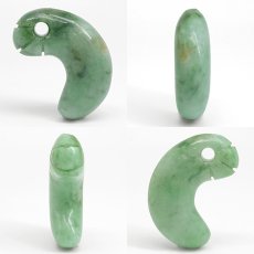 画像2: 糸魚川翡翠 約31mm 勾玉 新潟県産【一点物】Itoigawa Jade 日本銘石 希少 国石 5月誕生石 糸魚川ひすい 丁字頭 天然石 パワーストーン カラーストーン (2)