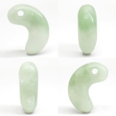 画像2: 糸魚川翡翠 約29mm 勾玉 新潟県産【一点物】Itoigawa Jade 日本銘石 希少 国石 5月誕生石 糸魚川ひすい 天然石 パワーストーン カラーストーン (2)