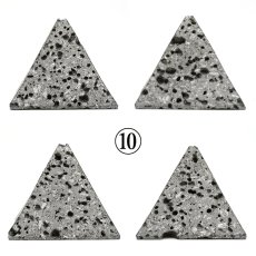 画像11: 霊峰 富士溶岩 ピラミッド 静岡県産【再入荷】 【 一点もの 】 FUJI Lava Stone 台付き 正月飾り インテリア 玄関 縁起物 日本銘石 パワーストーン 天然石 カラーストーン (11)