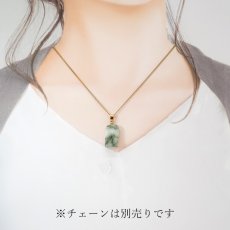 画像5: 糸魚川翡翠 ペンダントトップ 新潟県産 日本銘石 【一点もの】 翡翠 Itoigawa Jade ステンレス サージカル 翡翠 ひすい 希少 国石 お守り 浄化 天然石 パワーストーン (5)