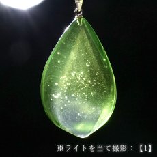 画像5: グリーンアンバー ペンダントトップ K18 フレイム型 リトアニア産 【一点もの】 Amber アンバー 琥珀 日本製 内包物 植物 天然石 パワーストーン カラーストーン (5)