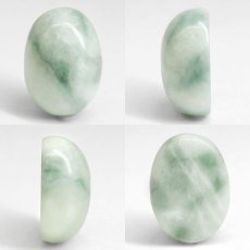 画像2: 糸魚川翡翠 ルース 3.2g 新潟県産【一点物】高品質 オーバル カボション Itoigawa Jade 日本銘石 正規代理店 日本製 鉱物 翡翠 ひすい 希少 国石 楕円形 お守り 浄化 天然石 パワーストーン (2)