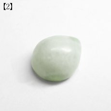 画像6: 糸魚川翡翠 ルース 新潟県産【一点物】高品質 ドロップ カボション Itoigawa Jade 日本銘石 正規代理店 日本製 鉱物 翡翠 ひすい 希少 国石 雫型 しずく お守り 浄化 天然石 パワーストーン (6)