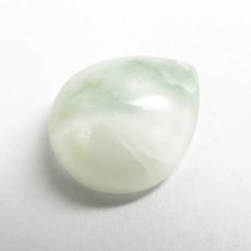 画像3: 糸魚川翡翠 ルース 5.5g 新潟県産【一点物】高品質 ドロップ カボション Itoigawa Jade 日本銘石 正規代理店 日本製 鉱物 翡翠 ひすい 希少 国石 雫型 しずく お守り 浄化 天然 パワーストーン (3)