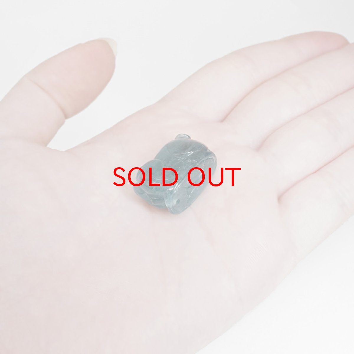 画像5: 【セール 14%OFF】 アクアマリン 豚 彫り物 約7.3g ブラジル産【一点もの】Aquamarine 風水 3月誕生石 藍柱石 藍玉 ベリル 緑柱石 天然石 パワーストーン カラーストーン (5)
