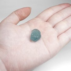 画像5: アクアマリン 三本足蛙 彫り物 約3.9g ブラジル産【一点もの】Aquamarine 風水 3月誕生石 藍柱石 藍玉 ベリル 緑柱石 カエル 銭蛙 金蟾 天然石 パワーストーン カラーストーン (5)