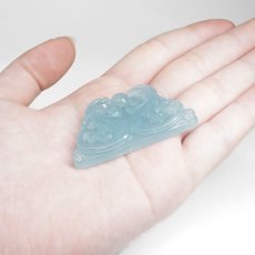 画像4: アクアマリン 如意 彫り物 約17.6g ブラジル産【一点もの】Aquamarine 風水 3月誕生石 藍柱石 藍玉 ベリル 緑柱石 天然石 パワーストーン カラーストーン (4)