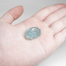 画像5: アクアマリン 豚 彫り物 約6.1g ブラジル産【一点もの】Aquamarine 風水 3月誕生石 藍柱石 藍玉 ベリル 緑柱石 天然石 パワーストーン カラーストーン (5)