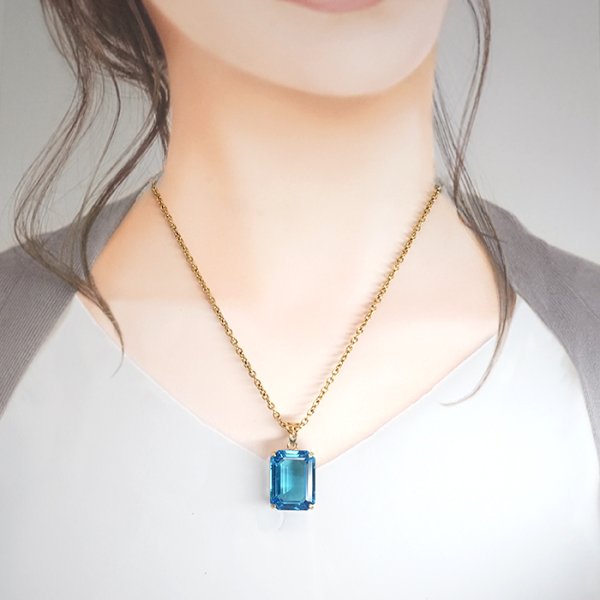 アクセサリー 天然石☆高品質！月型ペンダントトップ③全体的に濃い