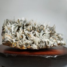 画像2: 山梨水晶 原石 山梨甲武信鉱山産【 一点もの 】証明書付き 台付き ファントム 国産天然石 国産水晶 Quartz クォーツ 結晶 鉱物 お守り 浄化 天然石 パワーストーン カラーストーン (2)