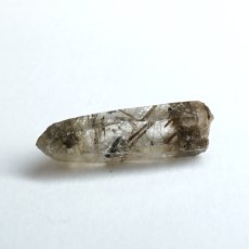 画像3: 山梨水晶 原石 約0.7g 山梨県産【 一点もの 】国産天然石 国産水晶 Quartz クォーツ ポイント 結晶 鉱物 お守り 浄化 天然石 パワーストーン カラーストーン (3)