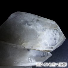 画像4: ファントムクォーツ 原石 約78g 山梨県水晶峠産 【 一点もの 】証明書付き Quartz クォーツ 国産天然石 国産水晶 鉱物 ファントム 幻影水晶 幽霊水晶 お守り 浄化 天然石 パワーストーン (4)