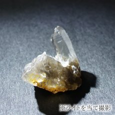 画像5: 山梨水晶 原石 約1.7g 山梨県産【 一点もの 】証明書付き 国産天然石 国産水晶 Quartz クォーツ ポイント 結晶 鉱物 お守り 浄化 天然石 パワーストーン カラーストーン (5)