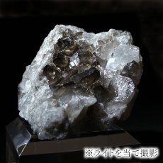 画像4: スモーキークォーツ 原石 約114g 宮崎県産 延岡市【 一点もの 】証明書付き 台付き 国産天然石 国産水晶 Quartz クォーツ 結晶 鉱物 お守り 浄化 開運 天然石 パワーストーン カラーストーン (4)