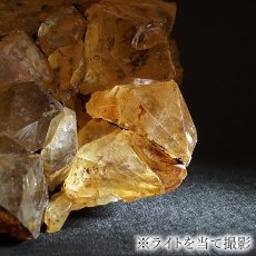 画像4: 水晶 原石 約95.3g 長野県小川山産【 一点もの 】証明書付き 台付き 国産天然石 国産水晶 Quartz クォーツ 結晶 鉱物 お守り 浄化 天然石 パワーストーン カラーストーン (4)