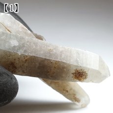 画像4: 山梨黒平水晶 原石 山梨産【 一点もの 】証明書付き 国産天然石 国産水晶 Quartz クォーツ 結晶 鉱物 お守り 浄化 天然石 パワーストーン カラーストーン (4)