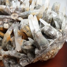 画像6: 山梨水晶 原石 山梨甲武信鉱山産【 一点もの 】証明書付き 台付き ファントム 国産天然石 国産水晶 Quartz クォーツ 結晶 鉱物 お守り 浄化 天然石 パワーストーン カラーストーン (6)