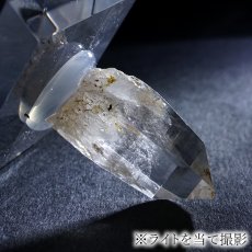 画像4: 山梨水晶 原石 約42g 山梨県瑞牆産 【 一点もの 】証明書付き Quartz クォーツ 国産天然石 国産水晶 鉱物 お守り 浄化 厄除け 開運 縁起物 天然石 パワーストーン (4)
