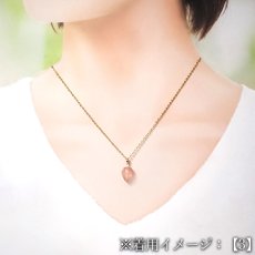 画像5: ストロベリークォーツ ペンダントトップ ブラジル産【一点もの】Strawberry quartz  K18 日本製 4月誕生石 水晶 アクセサリー ヒーリング エネルギー いちご イチゴ 苺 内包物 お守り 浄化 厄払い 厄除け 恋愛運 鉱物 天然石 パワーストーン (5)