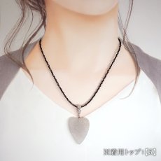 画像5: メノウ ジオード ペンダントトップ インドネシア産 【一点もの】 Agate Geode 真鍮 バチカン 原石 鉱物 瑪瑙 アゲート 風水 晶洞石 瑪瑙晶洞 日本製 アクセサリー ヒーリング エネルギー お守り 浄化 天然石 パワーストーン カラーストーン (5)