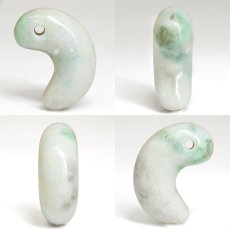 画像2: 糸魚川翡翠 約27mm 勾玉 新潟県産【一点物】Itoigawa Jade 日本銘石 希少 国石 翡翠 ひすい ヒスイ 硬玉 ジェダイド 5月誕生石 糸魚川ひすい 厄払い 厄除け お守り 浄化  職人 匠 伝統技術 手研磨 幸運 健康運 天然石 パワーストーン (2)