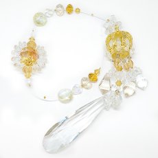 画像2: サンキャッチャー Crown Royal ロイヤル ロング ガラス オリジナル 日本製 自社製 飾り物 縁起物 インテリア 開運 アイテム 運気アップ 幸運 雑貨 ビーズ  王冠 太陽光 虹 窓 卓上 窓辺 吊り下げ キラキラ ゴージャス 上品 玄関 カラーストーン (2)