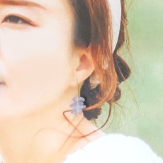 画像3: ブルーカルセドニー さざれ アメリカン ピアス ブラジル産 BlueChalcedony 日本製 自社製 ステンレス ゴールド アクセサリー 天然石ピアス 両耳用 玉髄 青玉髄 カルセドニー 宝石 ジュエリー ヒーリング お守り 浄化 天然石 パワーストーン カラーストーン (3)