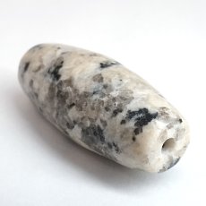 画像5: 釈迦ヶ岳 伊勢石 天珠 約32mm 三重県産 【 一点もの 】 ISE Stone  健康 ラジウム ラドン 放射線 伊勢神宮 天照大神 花崗岩 七霊山 釈迦如来 厄除け 日本製 自社製 霊石 浄化 お守り 日本銘石 天然石 鉱物 パワーストーン カラーストーン (5)