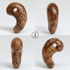 画像2: 屋久杉 泡瘤 (あわこぶ) 勾玉 21mm 【一点もの】 YAKUSUGI AWAKOBU 鹿児島県 屋久島 国産 日本製 瘤 杉 エネルギー パワーズウッド 天然木 (2)