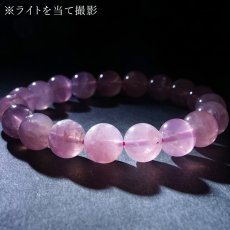 画像4: ディープローズクォーツ ブレスレット 約10mm マダガスカル産 【一点もの】 Deep Rose Quartz ローズクォーツ クォーツ 水晶 10月誕生石 紅水晶 紅石英 お守り 内包物 鉱物 天然石 パワーストーン カラーストーン (4)