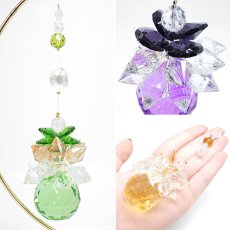 画像2: サンキャッチャー 蓮《スタンド付き》6カラー ガラス オリジナル 日本製 自社製 飾り物 縁起物 選べる バリエーション インテリア 開運 アイテム 運気アップ 幸運 雑貨 太陽光 虹 窓 卓上 窓辺 吊り下げ キラキラ シンプル ビーズ モチーフ 色 上品 玄関 カラーストーン (2)