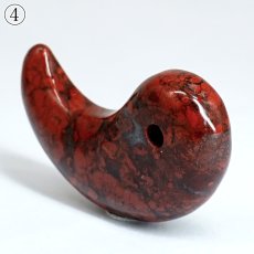 画像9: 佐渡赤玉石 約30mm 勾玉 新潟県産 【一点物】 手研磨 山梨研磨 SADO AKADAMA 日本銘石 赤玉石  職人 匠 伝統技術 日本三大銘石 朱真石 石英 酸化鉄 天然石 パワーストーン (9)