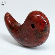 画像5: 佐渡赤玉石 約30mm 勾玉 新潟県産 【一点物】 手研磨 山梨研磨 SADO AKADAMA 日本銘石 赤玉石  職人 匠 伝統技術 日本三大銘石 朱真石 石英 酸化鉄 天然石 パワーストーン (5)