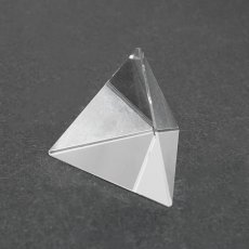 画像3: 天然水晶 四面体 23mm ブラジル産 山梨伝統技術士作【一点物】Quartz 水晶 石英 4月誕生石 伝統 技術 手研磨 伝統技術 職人 無処理 4面体 カット 匠 天然石 パワーストーン (3)