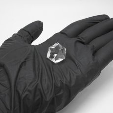 画像5: 天然水晶 二十面体 ブラジル産 山梨伝統技術士作【一点物】Quartz 水晶 石英 4月誕生石 伝統 技術 手研磨 伝統技術 職人 無処理 ひし形 20面体カット 匠 天然石 パワーストーン (5)