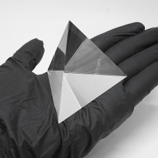 画像5: 天然水晶 四面体 55mm ブラジル産 山梨伝統技術士作【一点物】Quartz 水晶 石英 4月誕生石 伝統 技術 手研磨 伝統技術 職人 無処理 4面体 三角 カット 匠 天然石 パワーストーン (5)