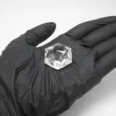 画像5: 天然水晶 六芒星 ブラジル産 山梨伝統技術士作【一点物】Quartz 水晶 石英 4月誕生石 伝統 技術 手研磨 伝統技術 職人 無処理 ひし形 20面体カット 匠 幾何学 神聖 天然石 パワーストーン (5)