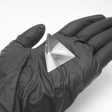画像5: 天然水晶 四面体 31mm ブラジル産 山梨伝統技術士作【一点物】Quartz 水晶 石英 4月誕生石 伝統 技術 手研磨 伝統技術 職人 無処理 4面体 カット 匠 天然石 パワーストーン (5)