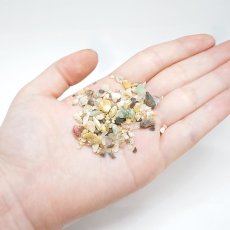 画像3: かっこみのカケラ MIX 100g 【小粒】 オールドストック 山梨県 甲府市 原石 さざれ石 詰め合わせ ランダム ミックス 浄化 鉱物 宝さがし 一期一会 天然石 パワーストーン カラーストーン (3)