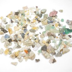 画像2: かっこみのカケラ MIX 100g 【中粒】 オールドストック 山梨県 甲府市 原石 さざれ石 詰め合わせ ランダム ミックス 浄化 鉱物 宝さがし 一期一会 天然石 パワーストーン カラーストーン (2)