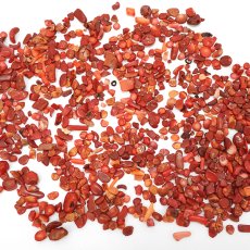画像2: さざれ 100g 赤染めサンゴ coral 着色 レッド レッドコーラル 赤珊瑚 赤 天然石 パワーストーン カラーストーン (2)