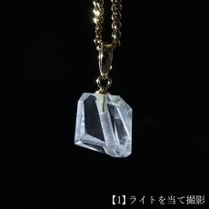 画像5: ペタライト ペンダントトップ カット K18 ブラジル産【一点もの】Petalite 葉長石 ペタル石 日本製 自社製 ゴールド お守り 天然石 鉱物 パワーストーン カラーストーン (5)