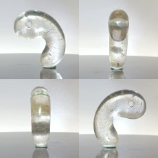 画像2: ルチルクォーツ 勾玉 40mm ブラジル産【 一点もの 】Rutile quartz 希少 針水晶 ルチル 鉱物 浄化 お守り 風水 オブジェ 幸運 開運 運気 縁起物 2026年 天然石 パワースト (2)